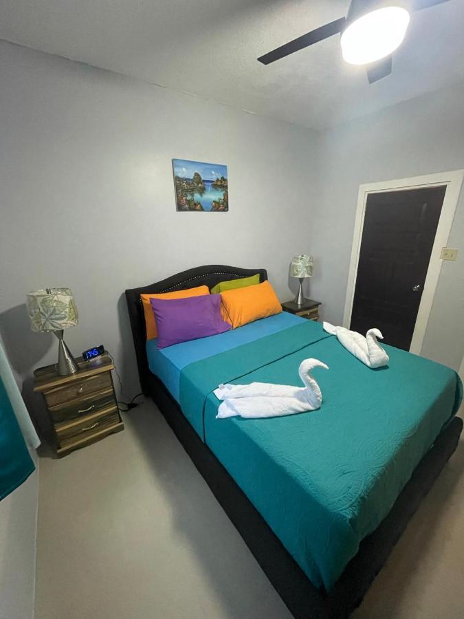 Jamrock Suites Kingston Luaran gambar