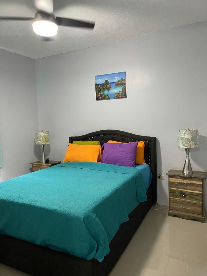 Jamrock Suites Kingston Luaran gambar
