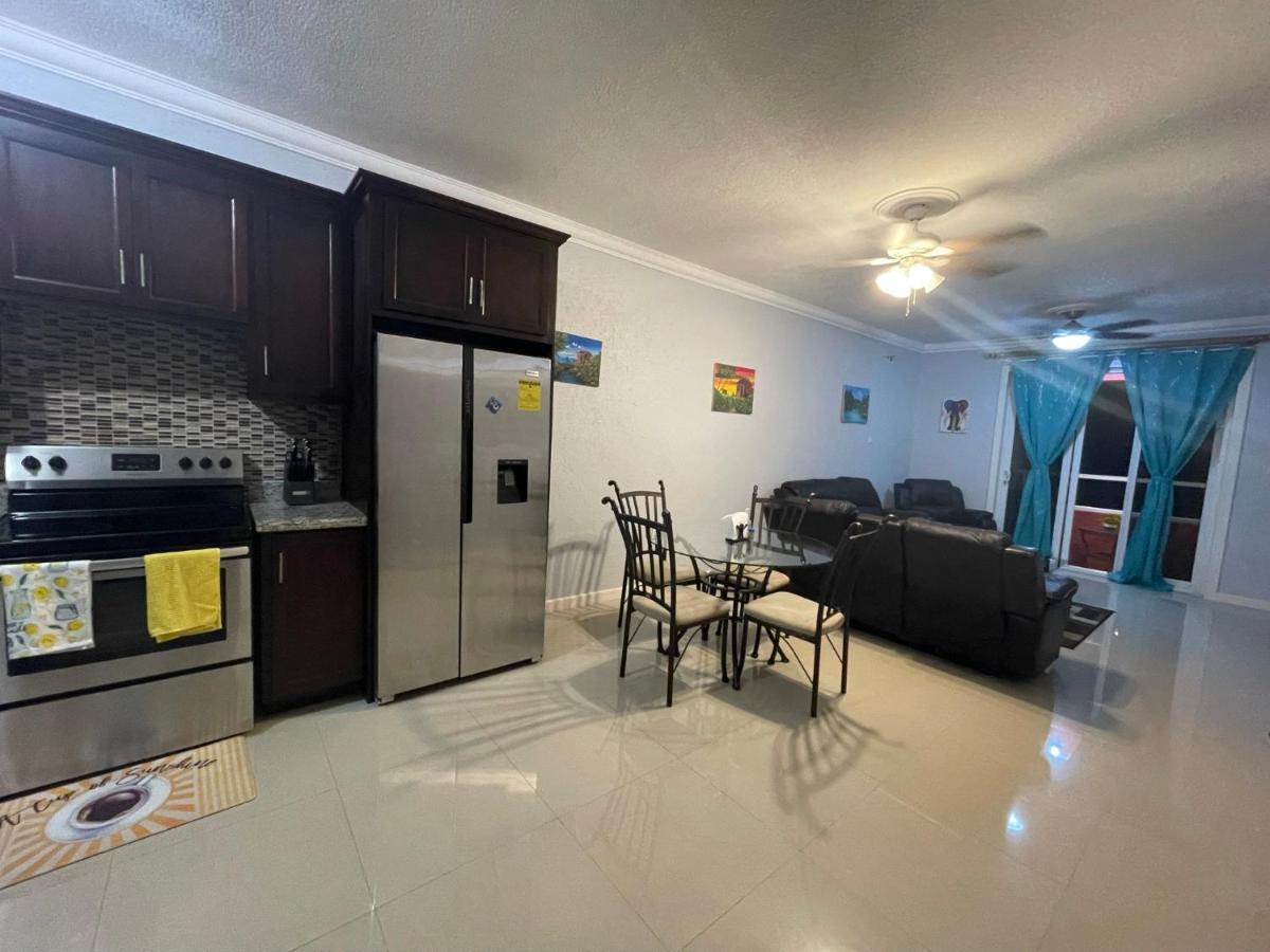Jamrock Suites Kingston Luaran gambar