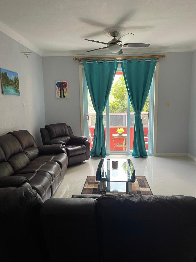 Jamrock Suites Kingston Luaran gambar