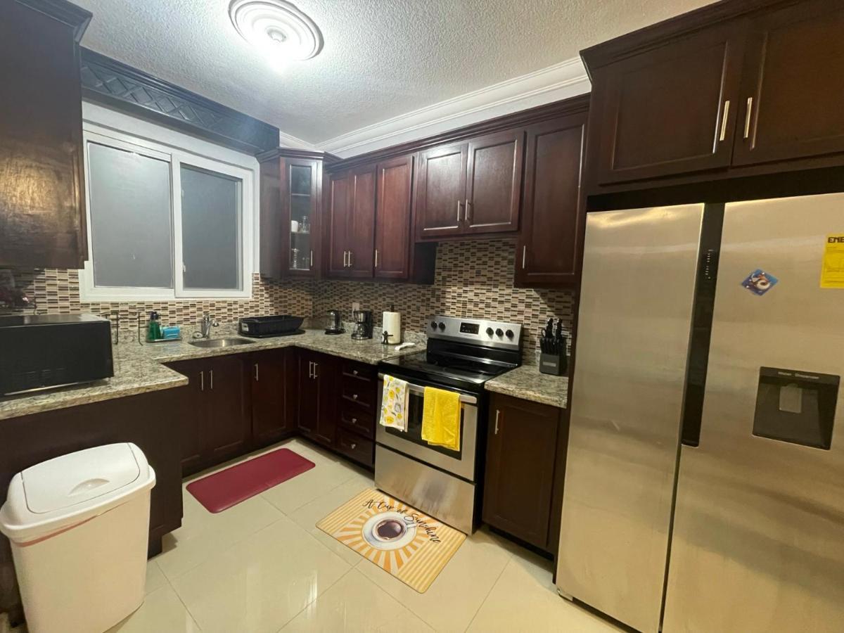 Jamrock Suites Kingston Luaran gambar